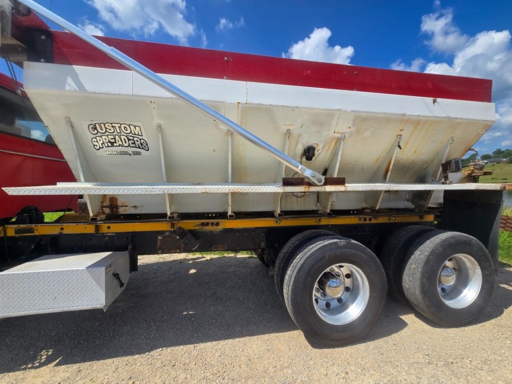 2009-peterbilt-367-image-59