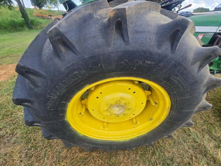 john-deere-2240-image-37