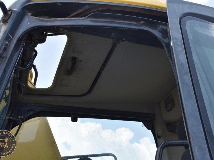 2014-komatsu-pc138us-lc-10-image-50