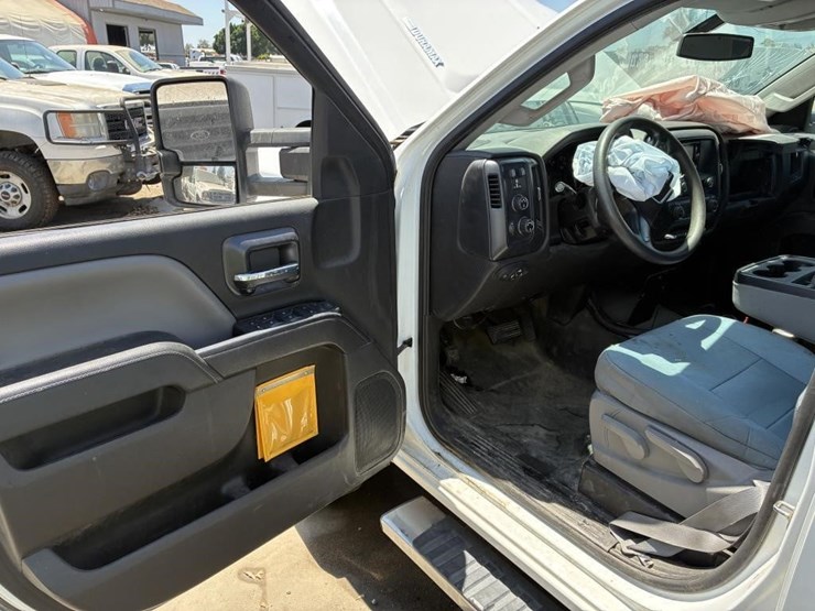 2015-gmc-3500hd-image-24