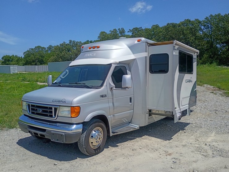 2005-ford-e450-image-1