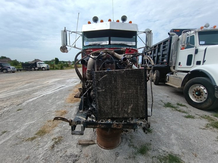 1997-peterbilt-379-image-13