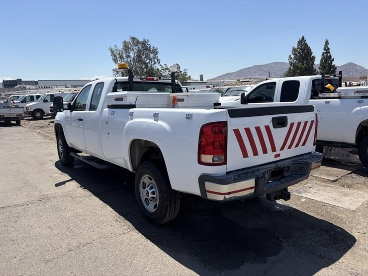 2012-gmc-sierra-2500-image-4