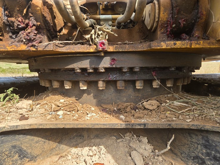 2019-caterpillar-320-image-100