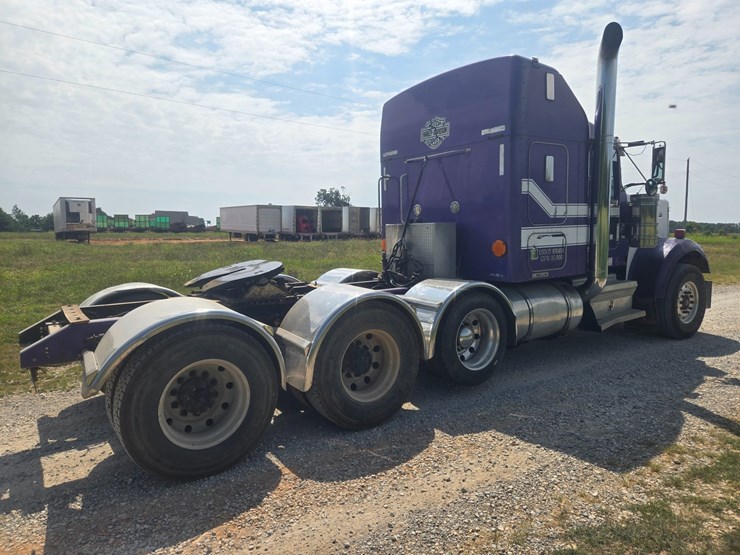 2006-kenworth-w900-image-17