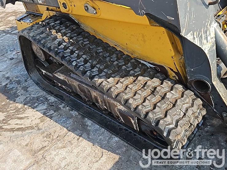 2021-deere-331g-image-11