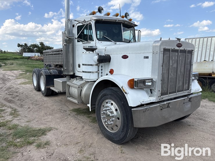 1982-peterbilt-359-image-3