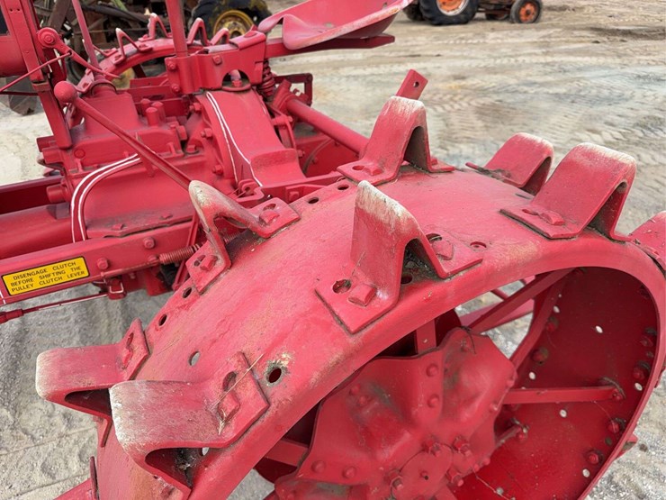 farmall-f-20-image-12