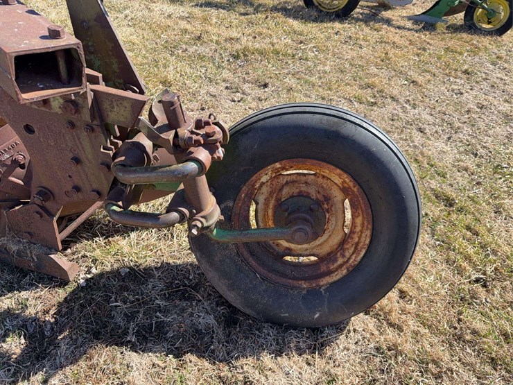 john-deere-pull-type-three-bottom-plow-image-26
