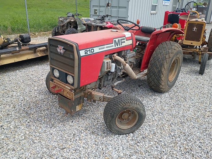 1978-massey-ferguson-210-image-1
