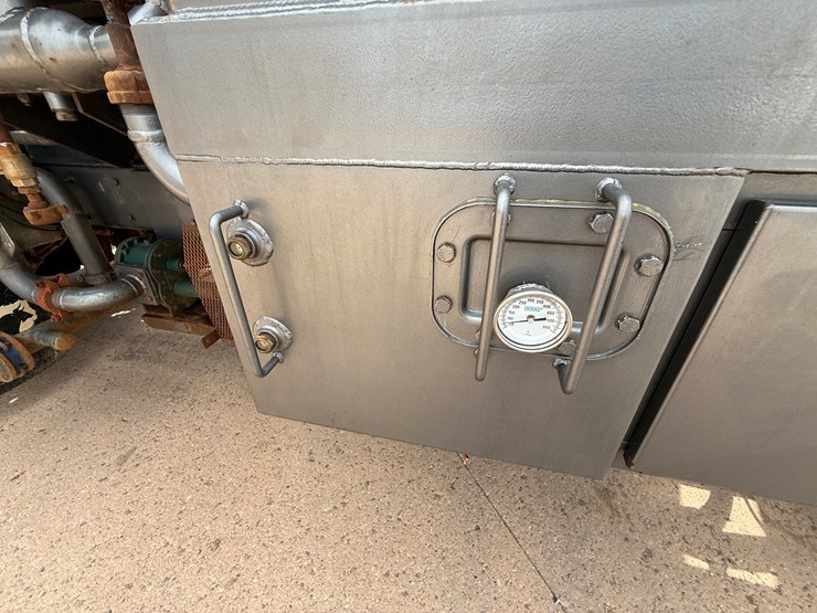 2019-peterbilt-389-image-24