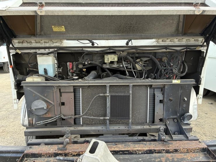 2002-workhorse-p42-image-9