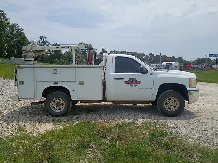 2008-chevrolet-silverado-3500-image-11