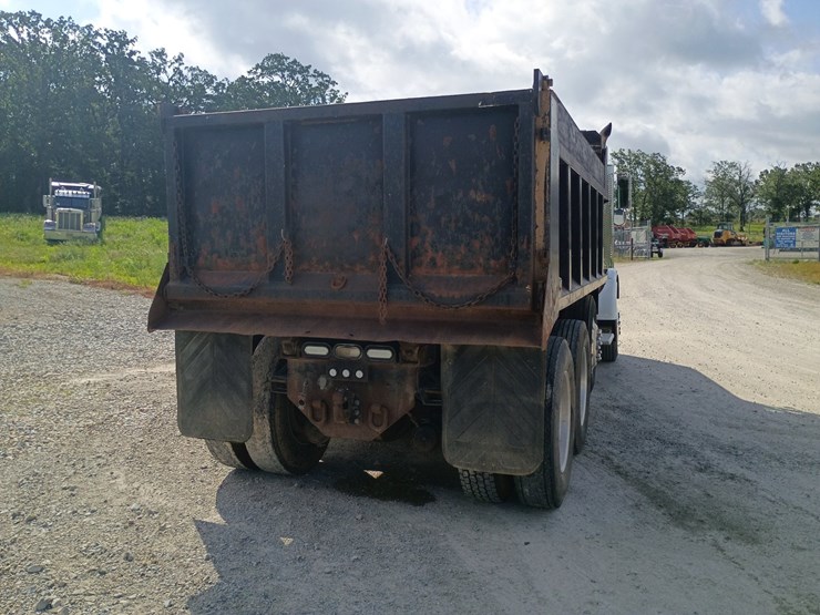 #24861-•-1988-freightliner-flc-dump-truck-image-12