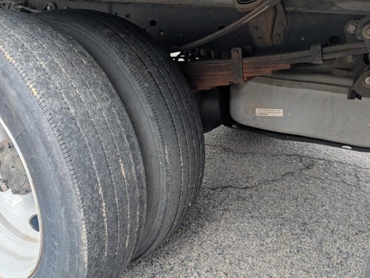 2016-ford-f550-image-10