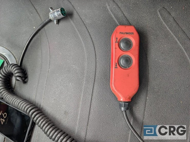 2012-freightliner-m2-stakebed-truck-image-29