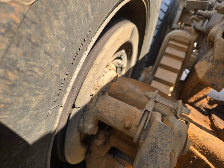 2002-mack-rd688s-image-66