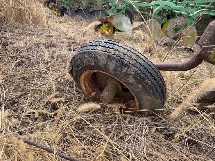 john-deere-pull-type-three-bottom-plow-image-26