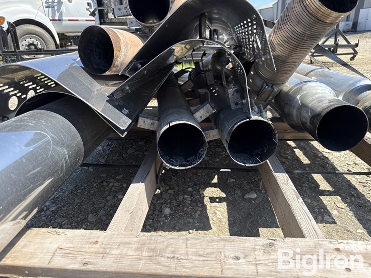 peterbilt-589-image-18
