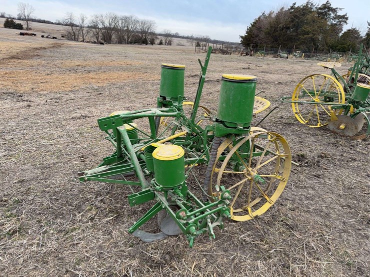 john-deere-two-row-planter-image-1