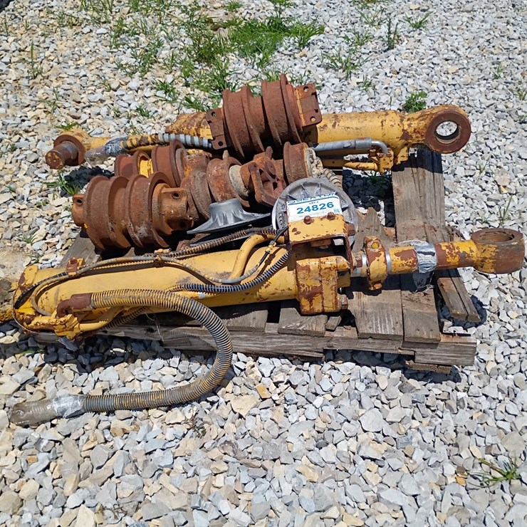 #24826 • Dozer Parts