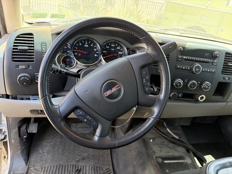 2012-gmc-sierra-2500-image-14