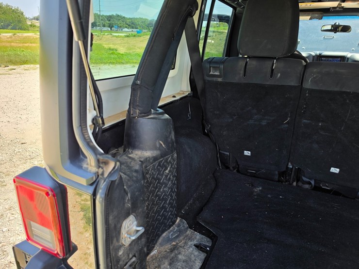2015-jeep-wrangler-image-76