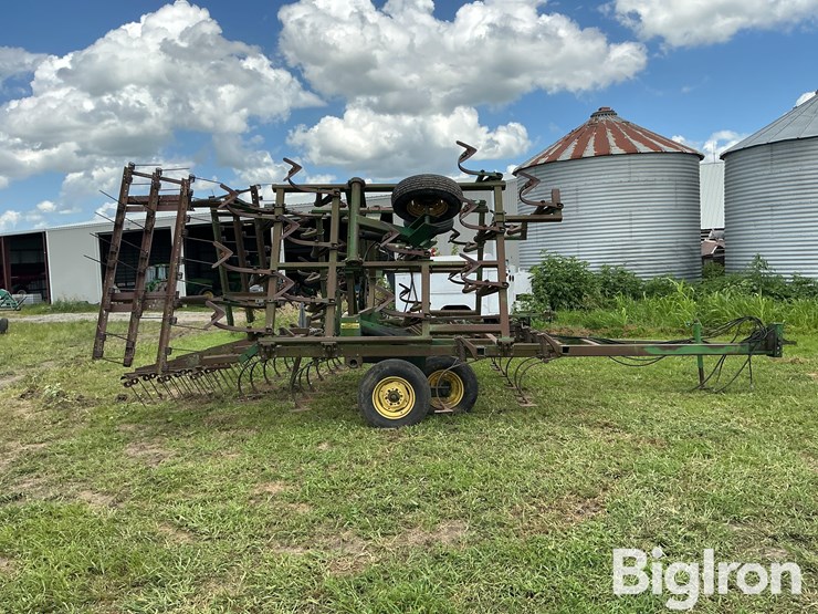 john-deere-field-cultivator-image-4