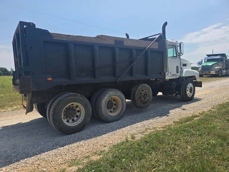 1994-mack-ch613-image-16