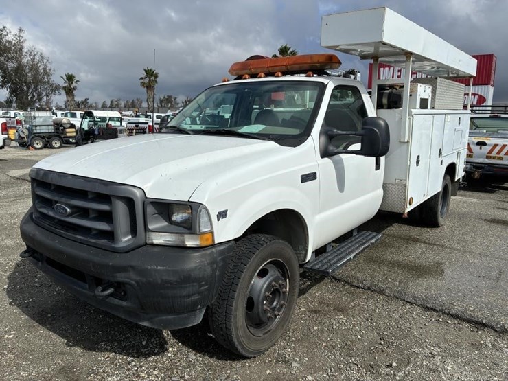 2002-ford-f550-image-1