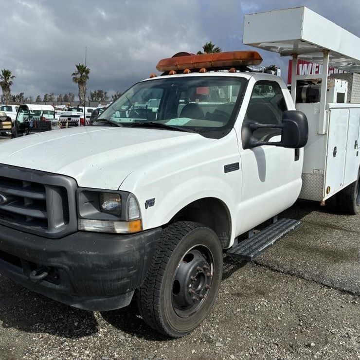 2002 FORD F550