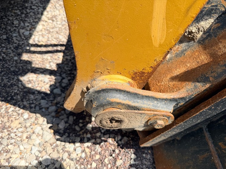2014-caterpillar-272d-image-68