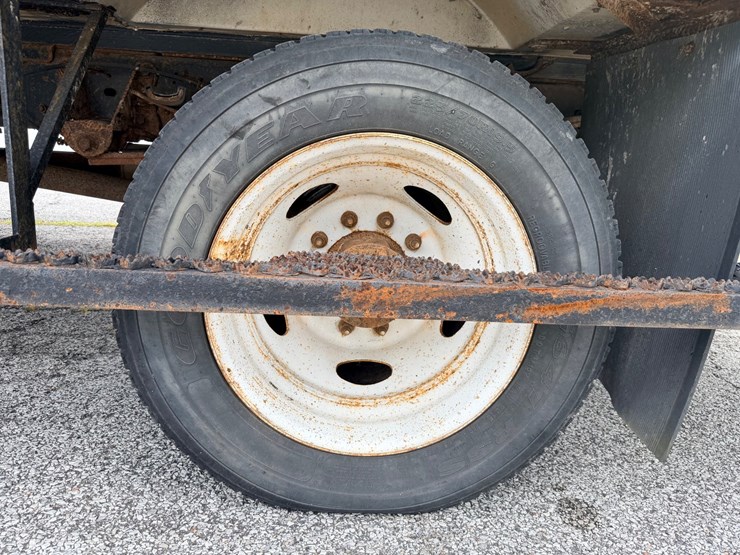 2010-ford-f550-image-96