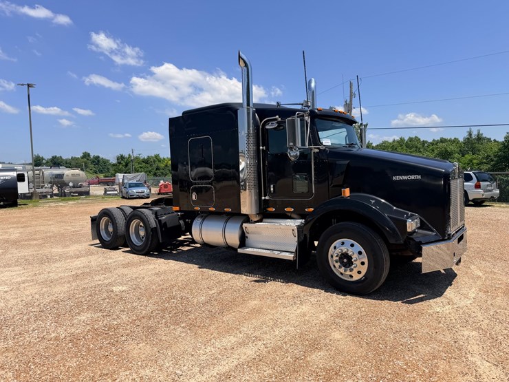 2010-kenworth-t800-image-25