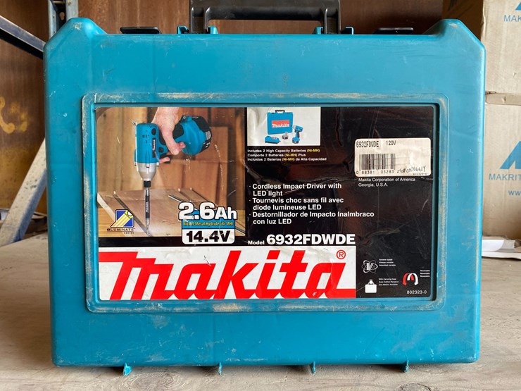 #3409-•-makita-impact-driver-with-battery-and-charger-image-2