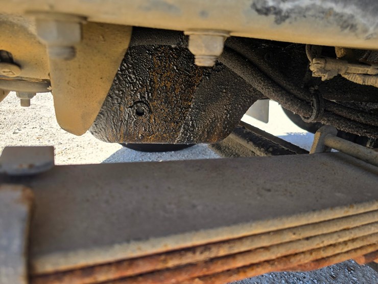 2001-freightliner-fl70-image-43