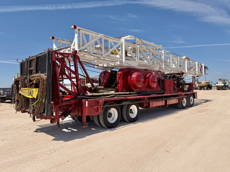 1980-taylor-4-axle-well-service-rig-image-6