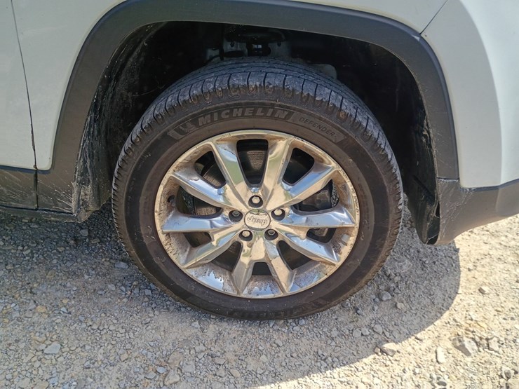 2014-jeep-cherokee-image-78