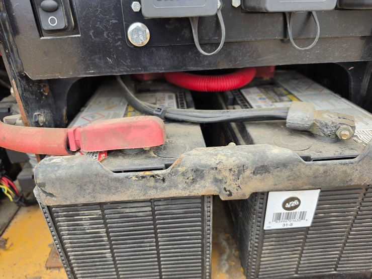 2015-deere-700k-image-21