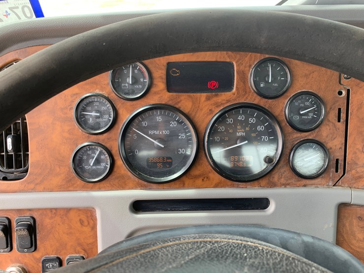2006-peterbilt-379-image-16