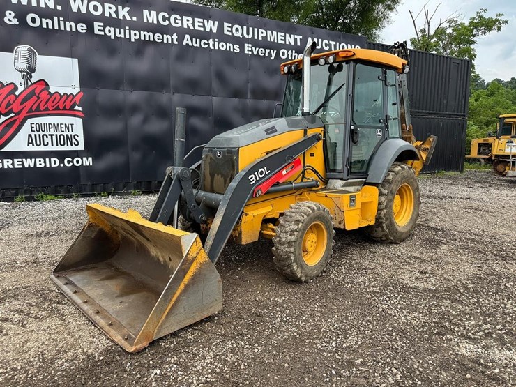 2018-deere-310l-image-2