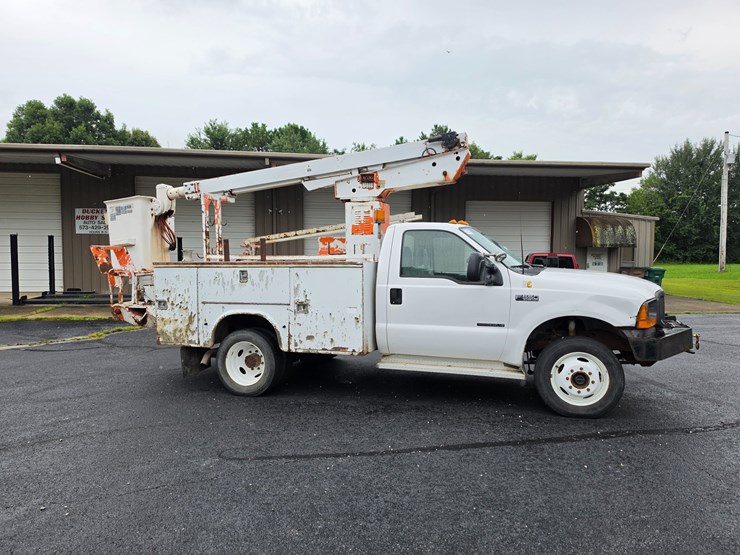 2000-ford-f550-image-17