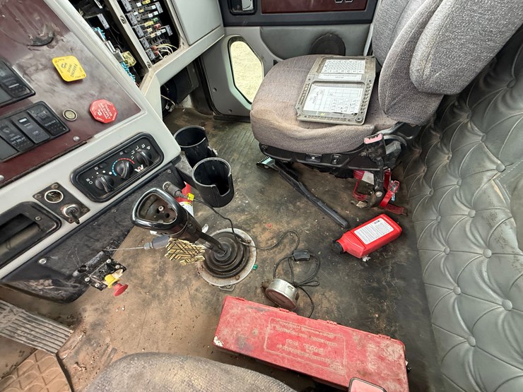 2014-western-star-4900-image-32