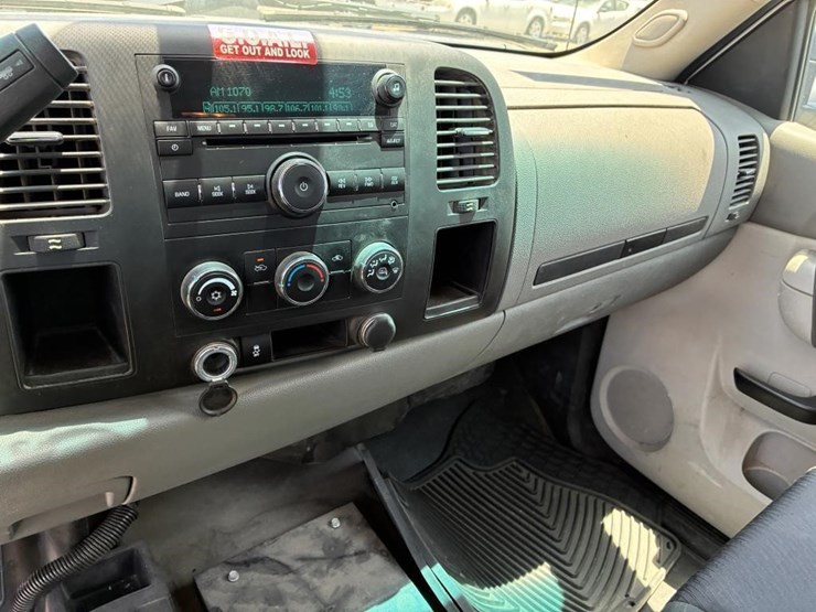 2012-gmc-sierra-2500-image-17