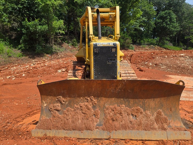 2005-caterpillar-d5n-xl-image-13