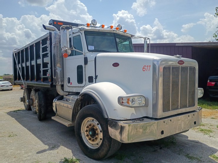 2014-peterbilt-367-image-11