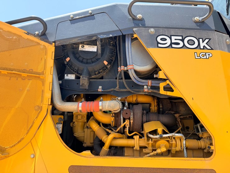 2017-deere-950k-image-27
