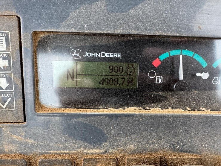 2018-deere-310l-image-23