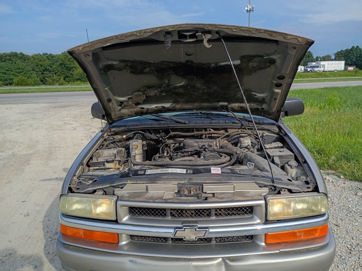 2003-chevrolet-blazer-image-17