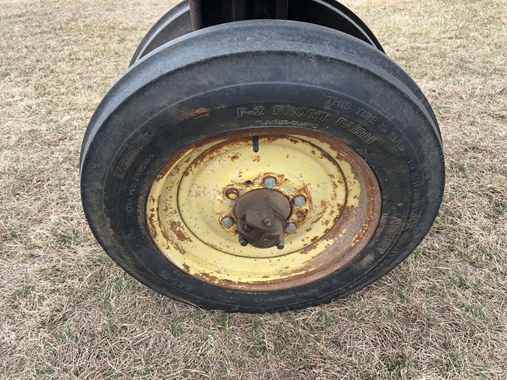 john-deere-520-image-15